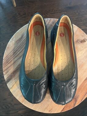 Structure Black Leather Rounded-Toe Ballet Flats